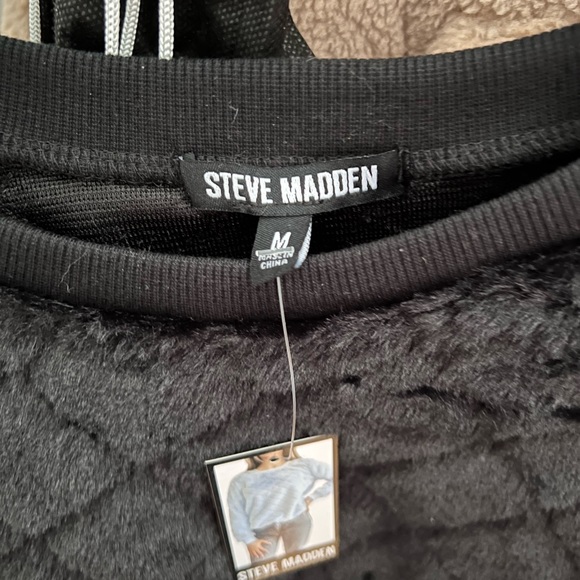 Steve Madden Black long sleeve fleece top - Picture 2 of 2